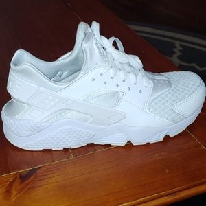 Mens nike hurrachies